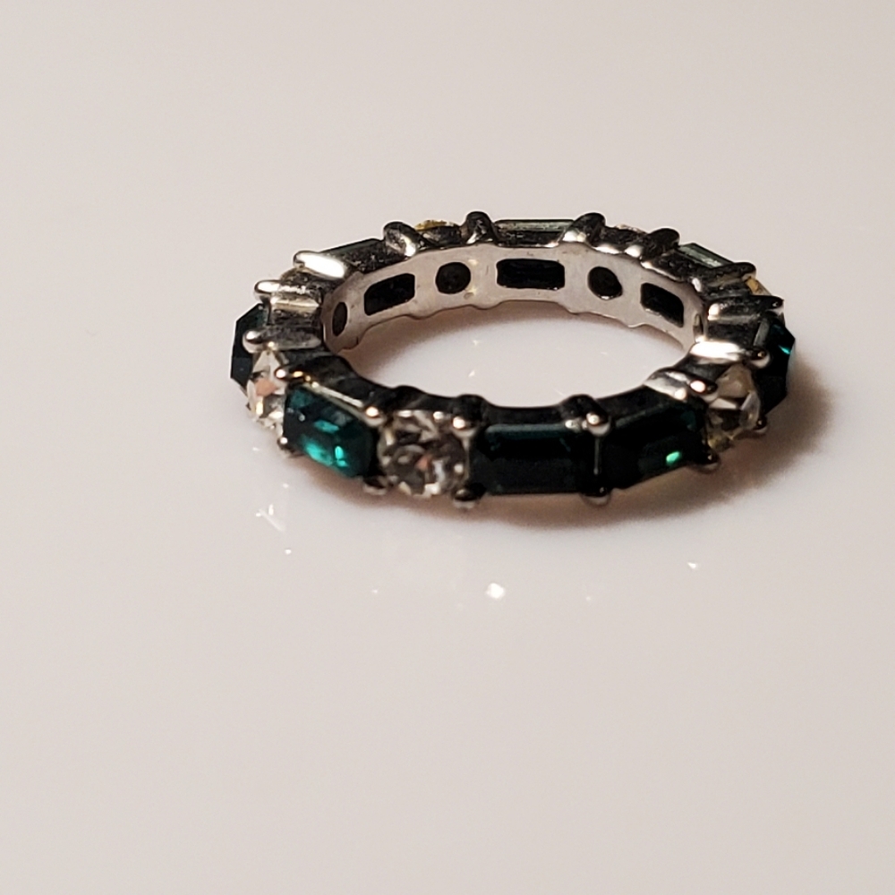 Costume Jewelry ring with Green and clear stones
